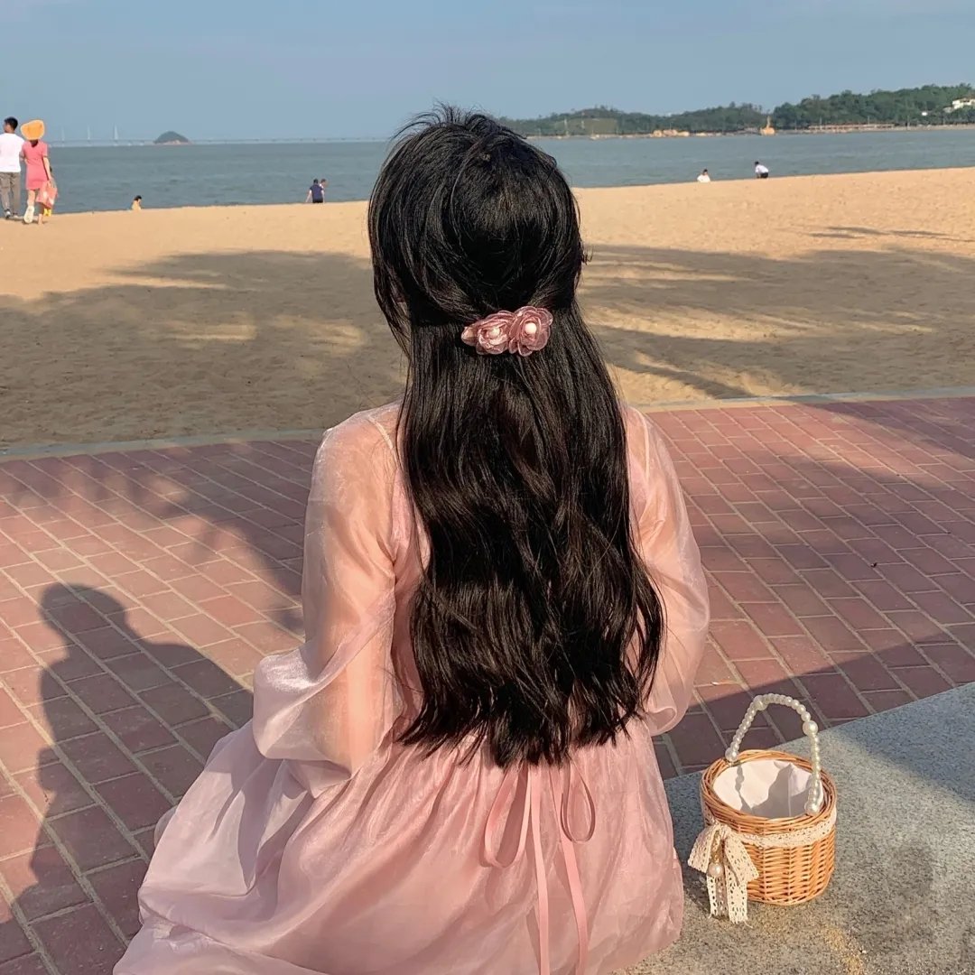 她说